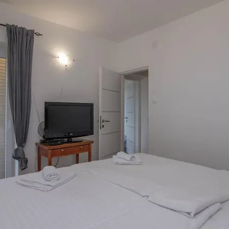 Guest house Rakic Sv Martin 4*